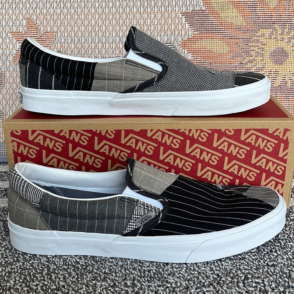 Vans WMNS Classic Slip-0n
Conference Call Suiting G
VN0A7Q4NHMU
Sneakers - Picture 2 of 16